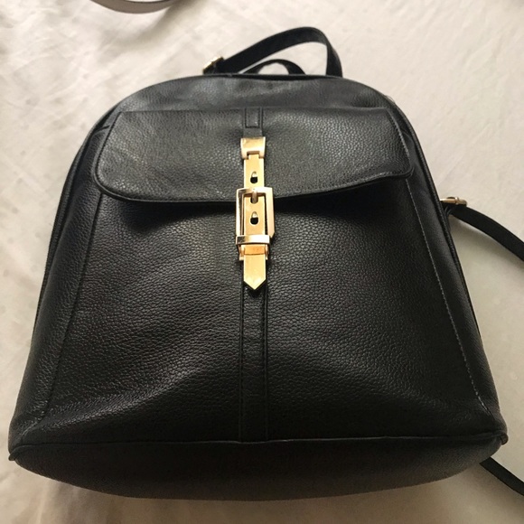 Black backpack - Picture 2 of 3